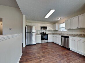 1266 Poplar Hill Dr in Lebanon, OH - Foto de edificio - Building Photo