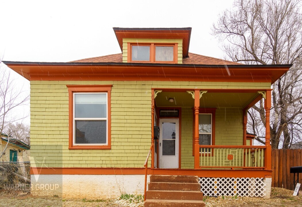 3406 W Colorado Ave in Colorado Springs, CO - Building Photo
