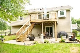 1433 SW Highland Dr in Lee's Summit, MO - Building Photo - Building Photo