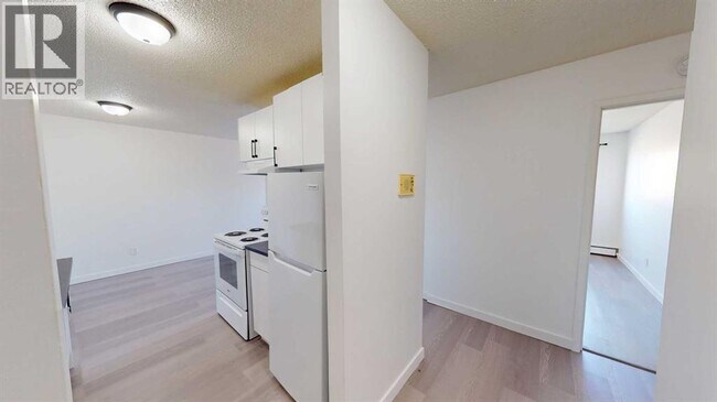 9515-100 100 Ave. in Grande Prairie, AB - Building Photo - Building Photo