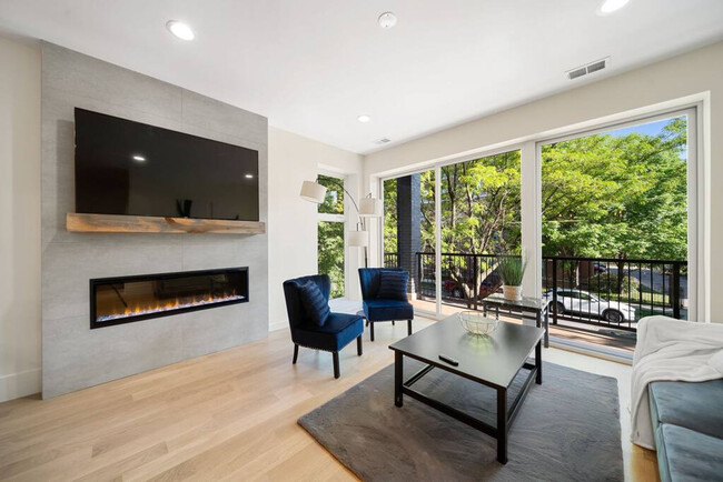 2110 W Washington Blvd in Chicago, IL - Building Photo - Building Photo