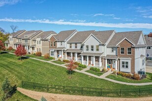 Cardinal Pointe in Iowa City, IA - Building Photo
