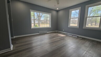 2215 Welworth Ave in Rockford, IL - Building Photo - Building Photo