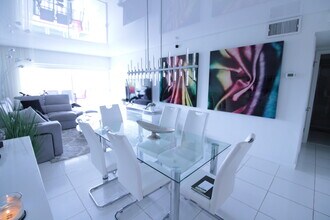 470 Paradise Isle Blvd in Hallandale Beach, FL - Building Photo - Building Photo