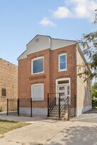 843 E 65th St in Chicago, IL - Building Photo