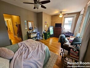 229 Freeman St, Unit 3 in Brookline, MA - Foto de edificio - Building Photo