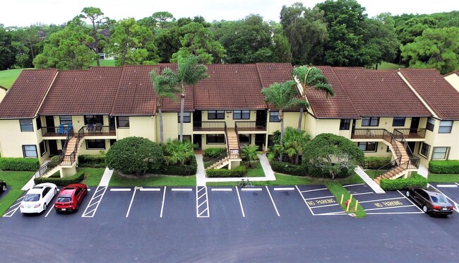 4691 Lucerne Lakes Blvd E in Greenacres, FL - Building Photo - Building Photo