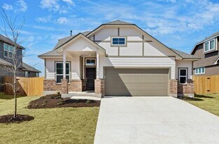 160 Biscayne Dr in Kyle, TX - Building Photo