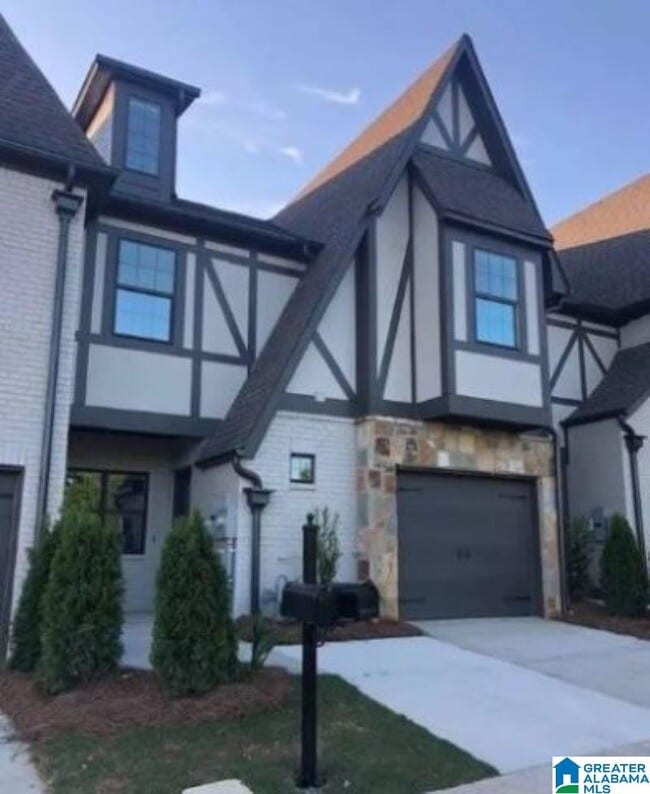 property at 4215 Lennox Dr
