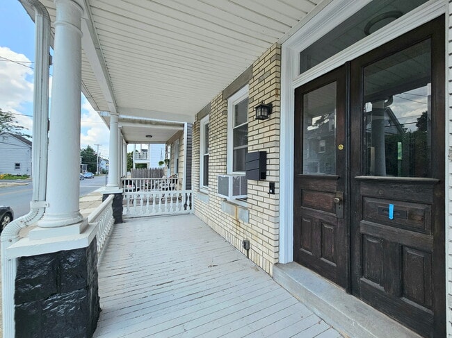 835 W Berwick St in Easton, PA - Building Photo - Building Photo