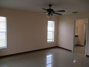 3516 SW 15th Pl in Cape Coral, FL - Building Photo - Building Photo