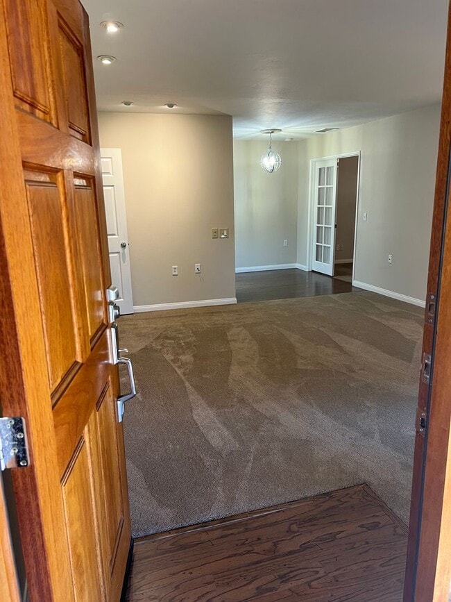 16669 Bernardo Oaks Dr in San Diego, CA - Building Photo - Building Photo