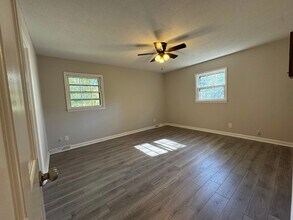 420 Deerwood Dr in Gastonia, NC - Foto de edificio - Building Photo