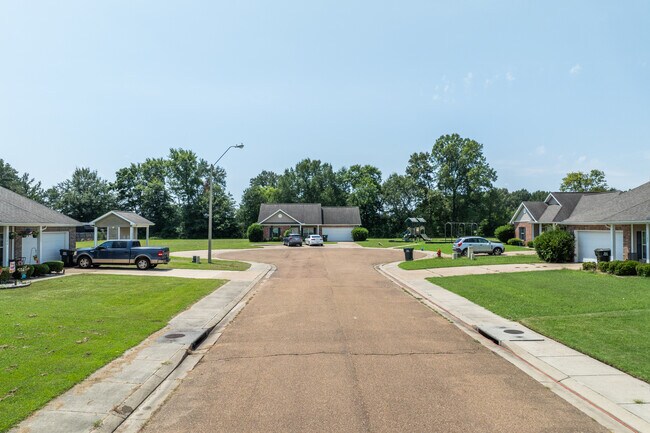 Marabella Estates in Canton, MS - Building Photo - Building Photo