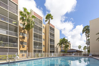 Westland 49 Apartments in Hialeah, FL - Foto de edificio - Building Photo