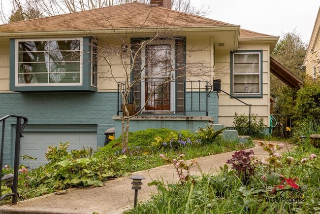 property at 3205 NE Davis St