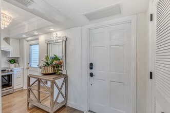 5560 Tamberlane Cir in Palm Beach Gardens, FL - Building Photo - Building Photo