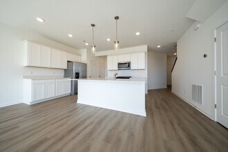 10429 Ithaca Ln N in Maple Grove, MN - Building Photo - Building Photo