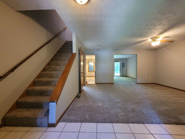 4335 Frontenac Dr in Dayton, OH - Building Photo - Building Photo