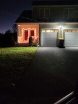 24 Candlelight Ln in Bellingham, MA - Building Photo