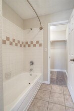 110 Sendero Dr in Huntsville, TX - Building Photo - Building Photo