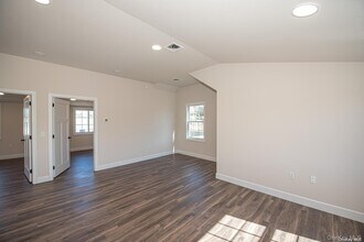 1090 New York Ave in Huntington Station, NY - Building Photo - Building Photo