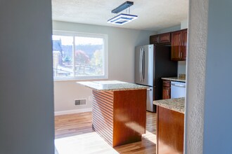 526 Magazine St in Carnegie, PA - Building Photo - Building Photo