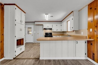 2105 Wayne Dr in Tupelo, MS - Building Photo - Building Photo