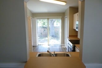 413 Pine Pointe Ct in Seffner, FL - Building Photo - Building Photo