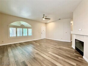 1502 Cliff Branch Dr in Henderson, NV - Foto de edificio - Building Photo