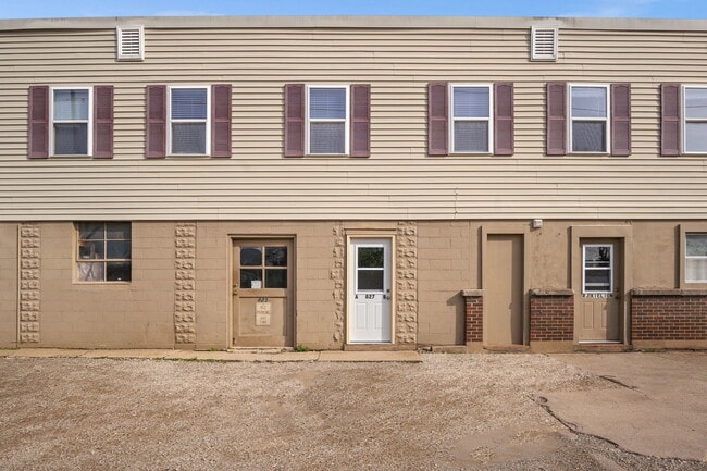 825 E Wilson St in Batavia, IL - Building Photo - Building Photo