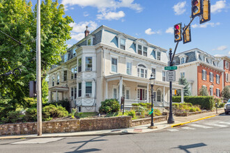 123 N Broad St in Doylestown, PA - Building Photo - Building Photo