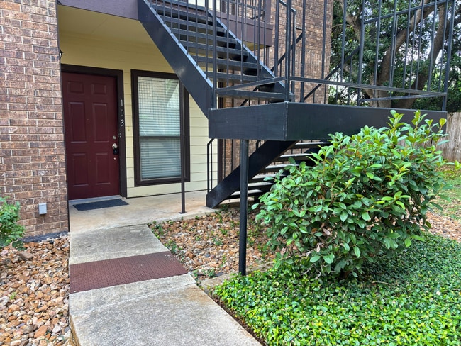 property at 2542 Babcock Rd