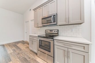 107 Ragin Lofts Aly in Lafayette, LA - Building Photo - Building Photo