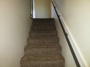 7191 Eigleberry St in Gilroy, CA - Foto de edificio - Building Photo