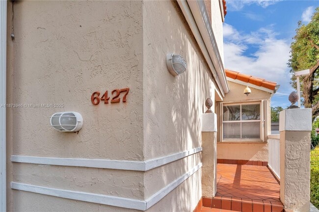 6427 SW 132nd Ct Cir in Miami, FL - Building Photo - Building Photo