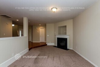7107 Fox Point Dr in Charlotte, NC - Foto de edificio - Building Photo