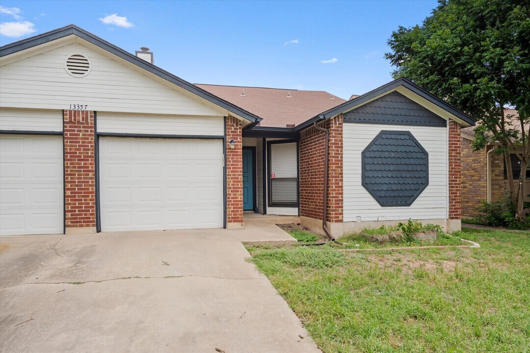 13357 Water Oak Ln in Austin, TX - Building Photo