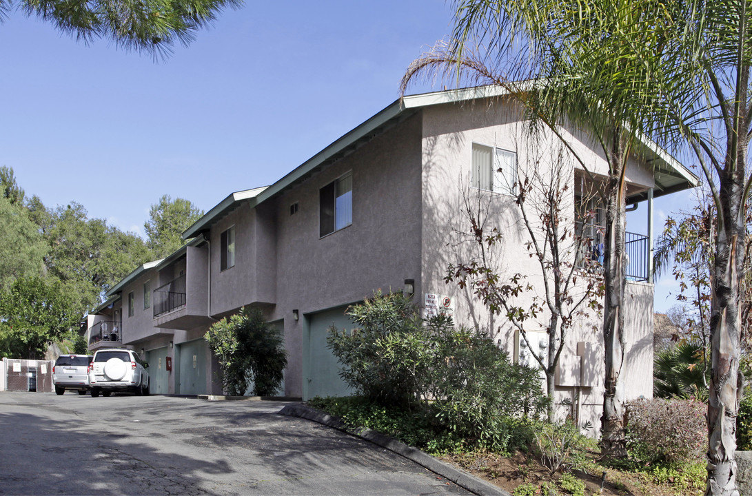 Rocky Ridge in Escondido, CA - Building Photo