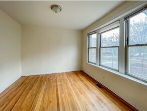 1954 W Winona St, Unit 1954-1 in Chicago, IL - Building Photo - Building Photo