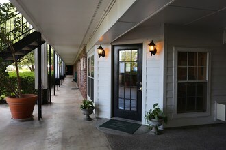 Towne Oaks II in Austin, TX - Foto de edificio - Building Photo