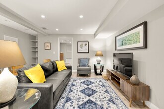 2331 1st St NW, Unit B in Washington, DC - Building Photo - Building Photo
