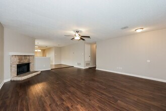 8412 Seven Oaks Ln in Denton, TX - Building Photo - Building Photo