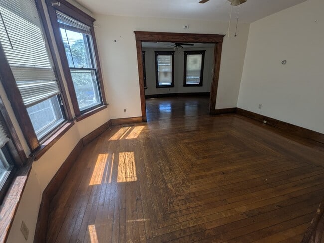 483 Dixwell Ave, Unit 1 in New Haven, CT - Building Photo - Building Photo