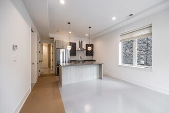 1814 W Thomas St in Chicago, IL - Building Photo - Building Photo