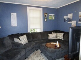 137 Bridge St, Unit A in Newton, MA - Building Photo