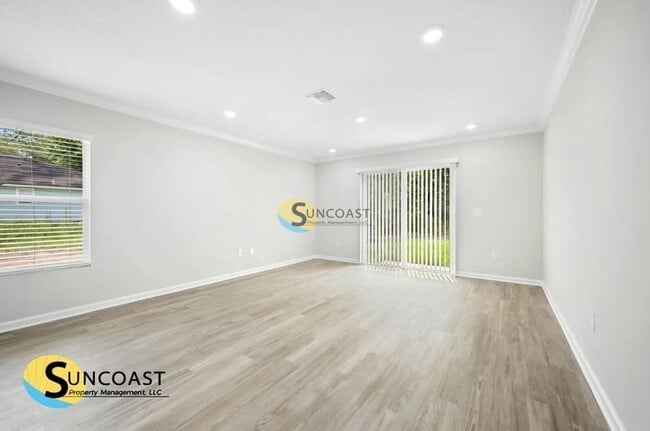 2630 Kohn Rd in Jacksonville, FL - Foto de edificio - Building Photo