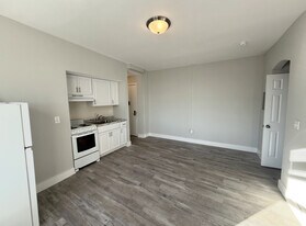 237 E Broadway, Unit 6S in Long Beach, NY - Building Photo