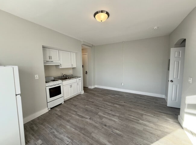 237 E Broadway, Unit 6S