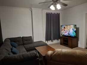 2012 1st St in Eau Claire, WI - Foto de edificio - Building Photo